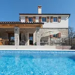 Villa Poji *