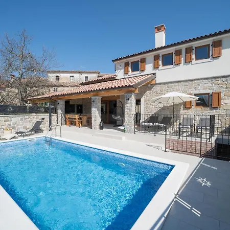 Villa Poji *