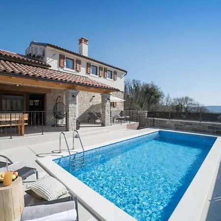 Poji Villa